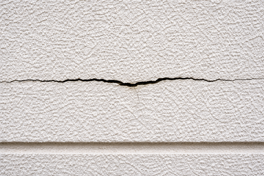 立川市の外壁 縁切れクラック補修の費用と相場を徹底解説