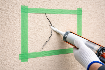 立川市で外壁ひび割れ補修とシーリングの費用相場ガイド