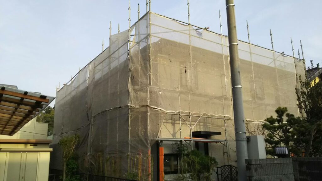国分寺市の屋根：ウレタン塗料での屋根塗装・屋根塗り替えの費用と相場ガイド